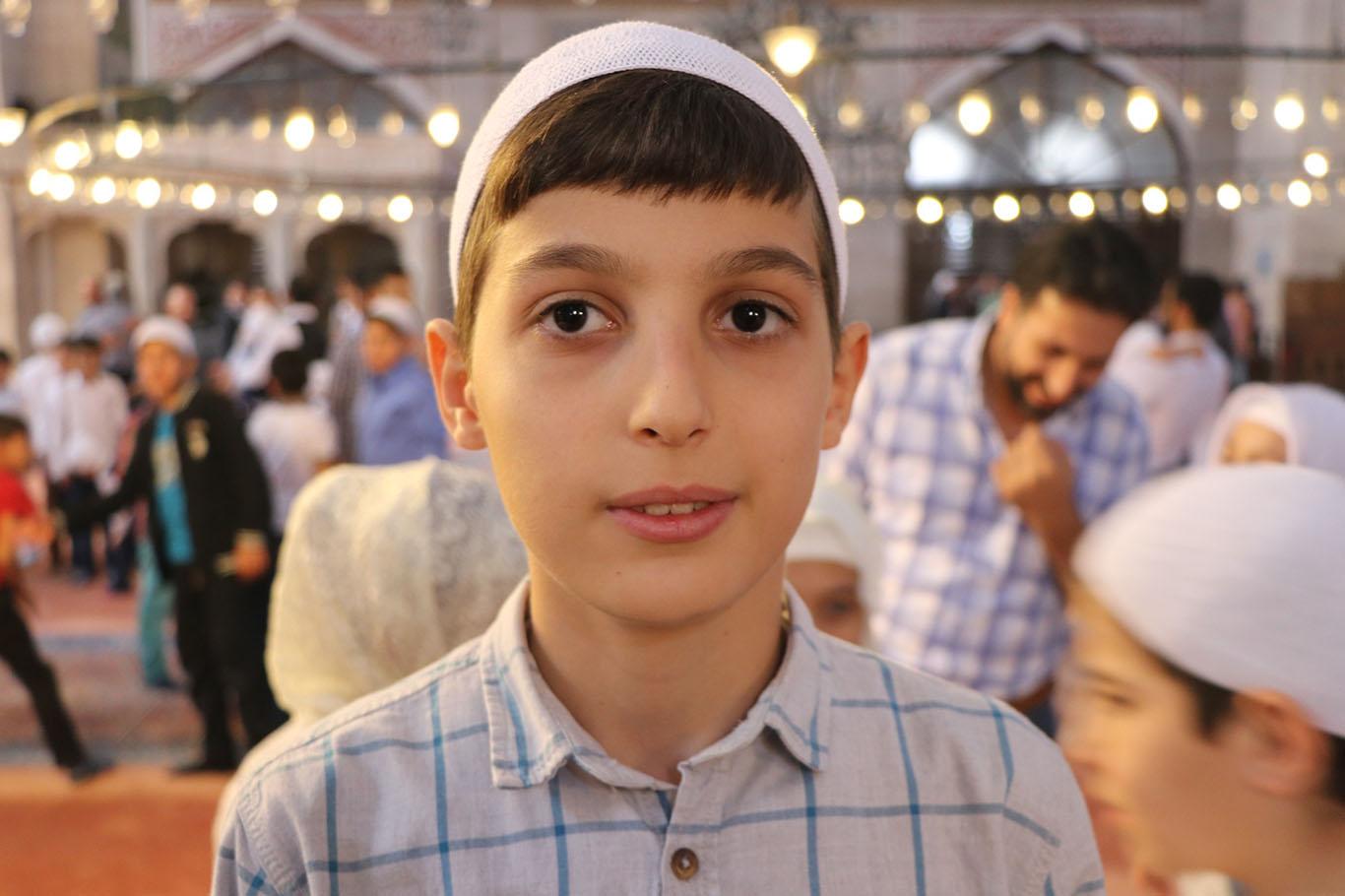 Çocuklar namaz için bir araya geldi Çocuklar namaz için bir araya geldi